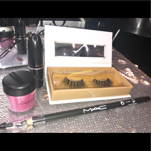 Beauty Essentials - Picture 3 of 3